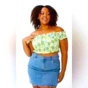 NWT- COTTON ON- Sierra cotton off the shoulder Midriff Top